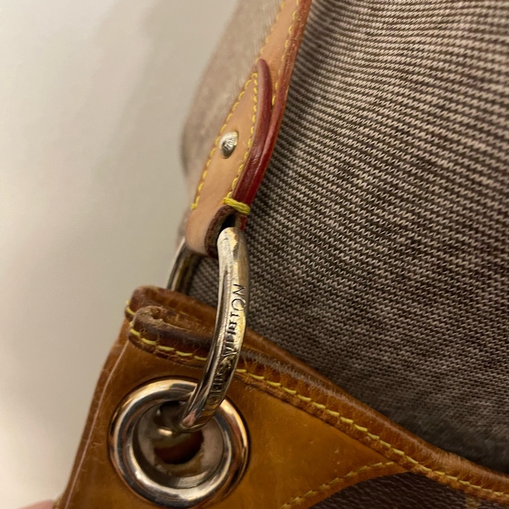 Louis Vuitton Monogram Galleria Pm - Picture 3 of 16